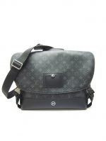 LOUISVUITTON MONOGRAM ECLIPSE（ルイヴィトン エクリプス）メッセンジャーヴォワヤージュMM M43276