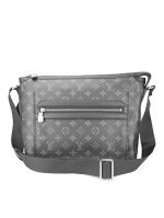 LOUISVUITTON MONOGRAM ECLIPSE（ルイヴィトン エクリプス）オデッセメッセンジャーＭＭ M44224