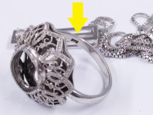 Pm刻印のプラチナ素材、指輪・ネックレスの買取 | 創業大正9年の須賀質店