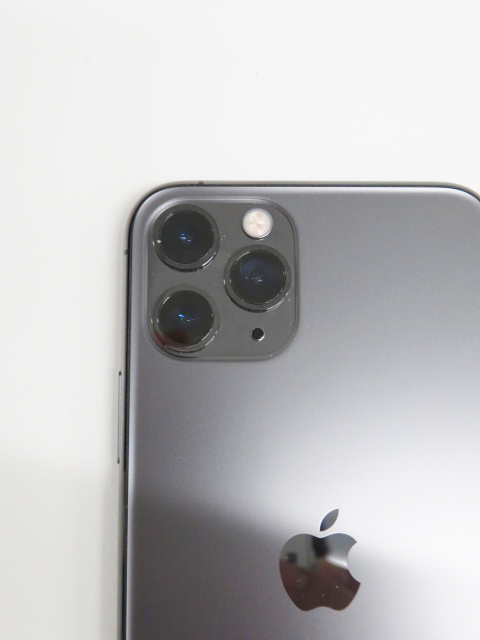 買取したiphone11 Pro 255GBのスマートフォンのカメラ